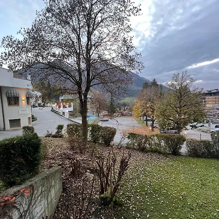 8 Gruener Baum Alpendorf Apartment *